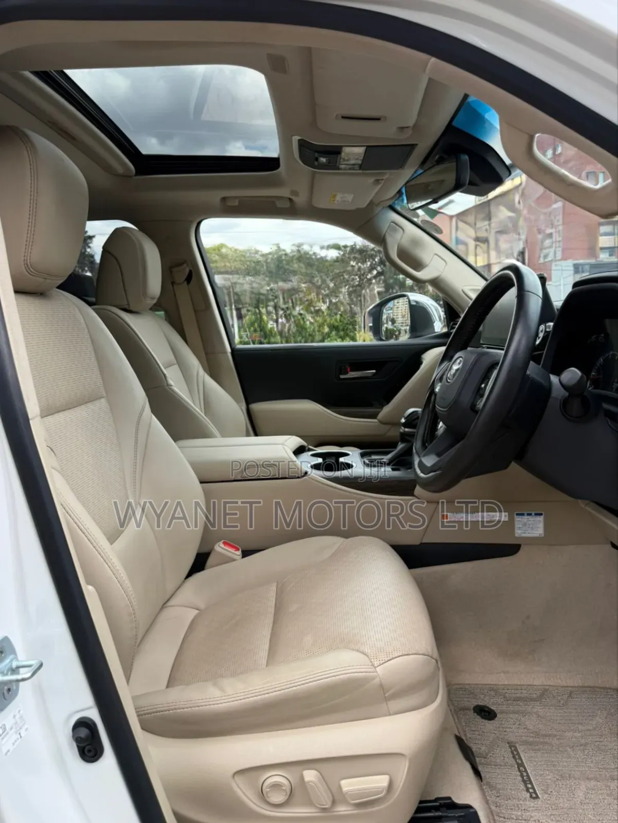 Toyota Land Cruiser LC300 2023 White