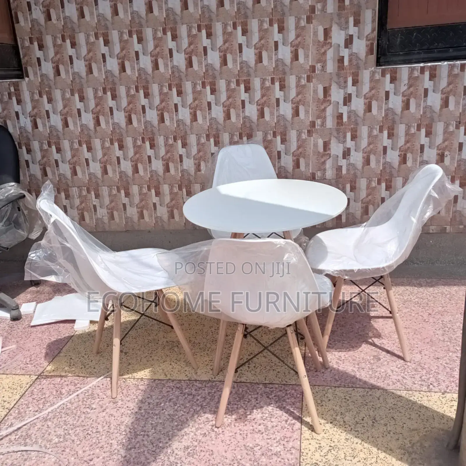 4 Seater Round Eamas Table and Chairs