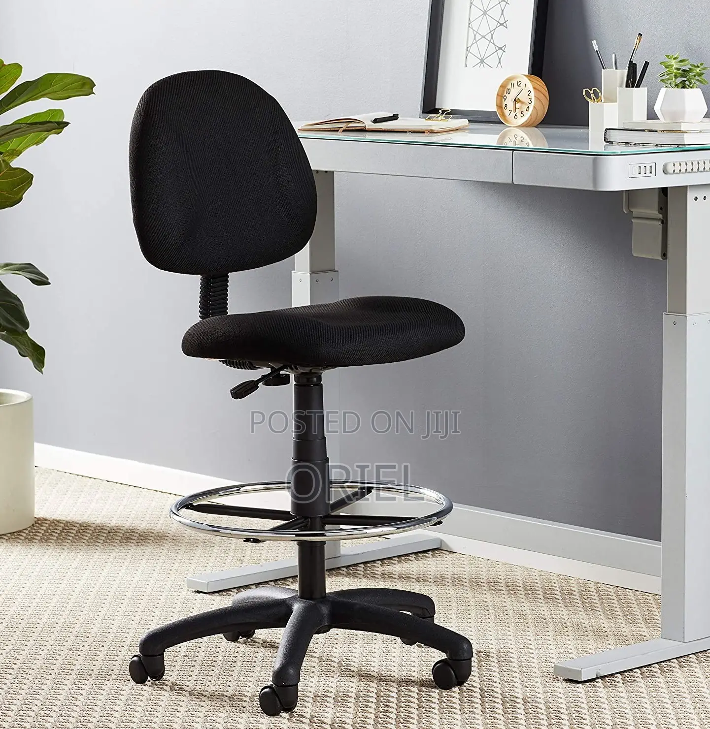 Office Chair: Receptionist Ergonomic Chair
