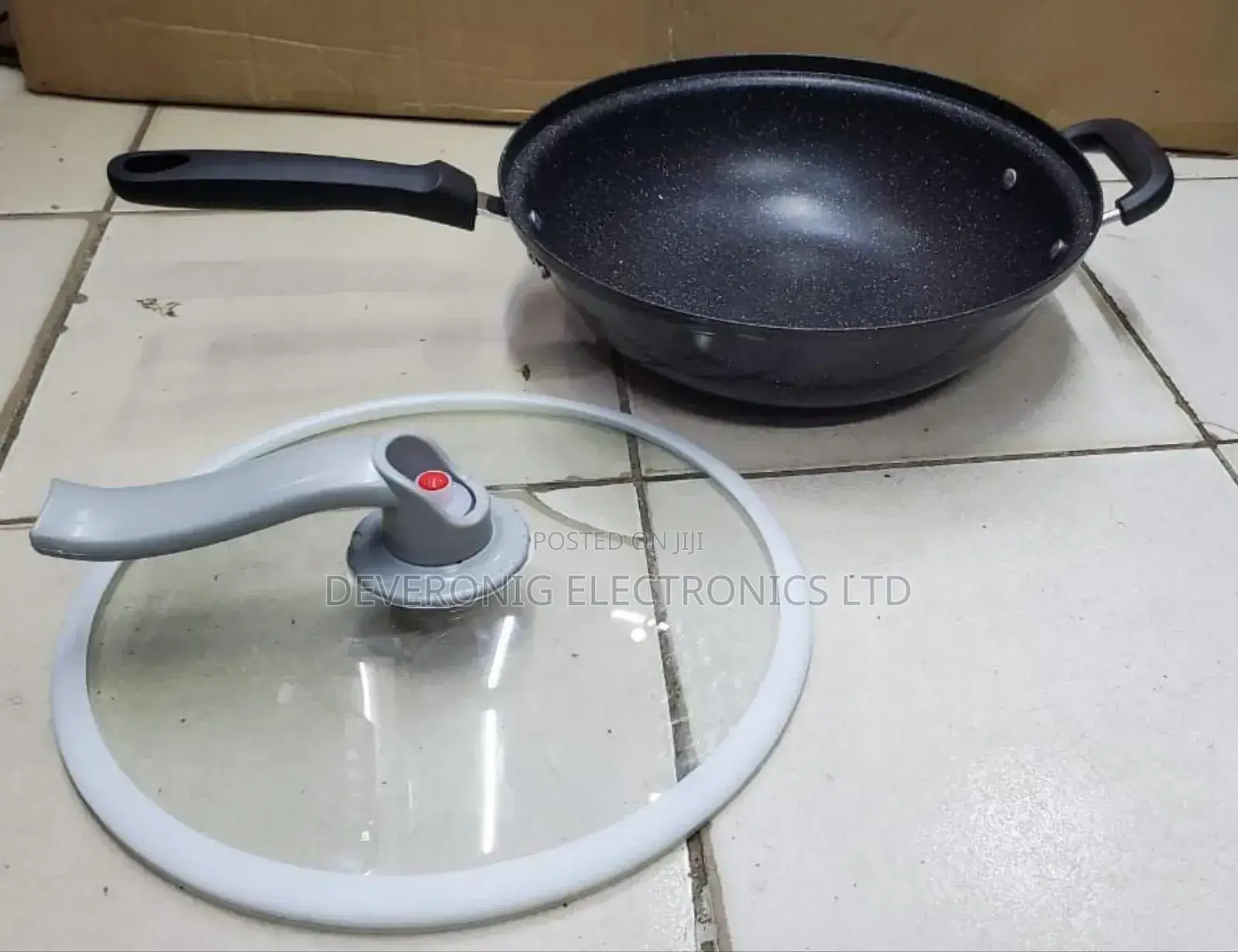 
Wok Pan 
Nonstick