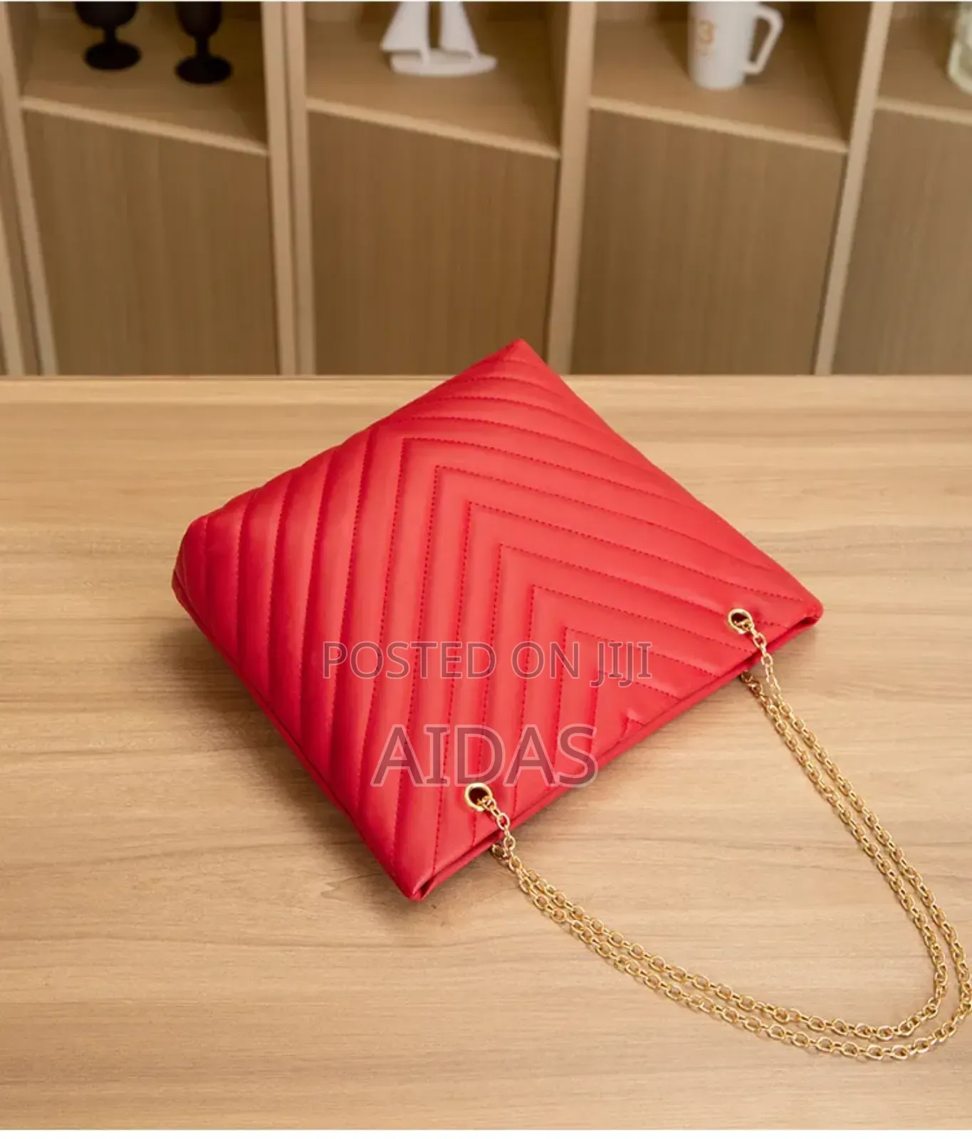 Women New Fashion Casual Chain Shoulder Bag v-Pattern Tote Bag