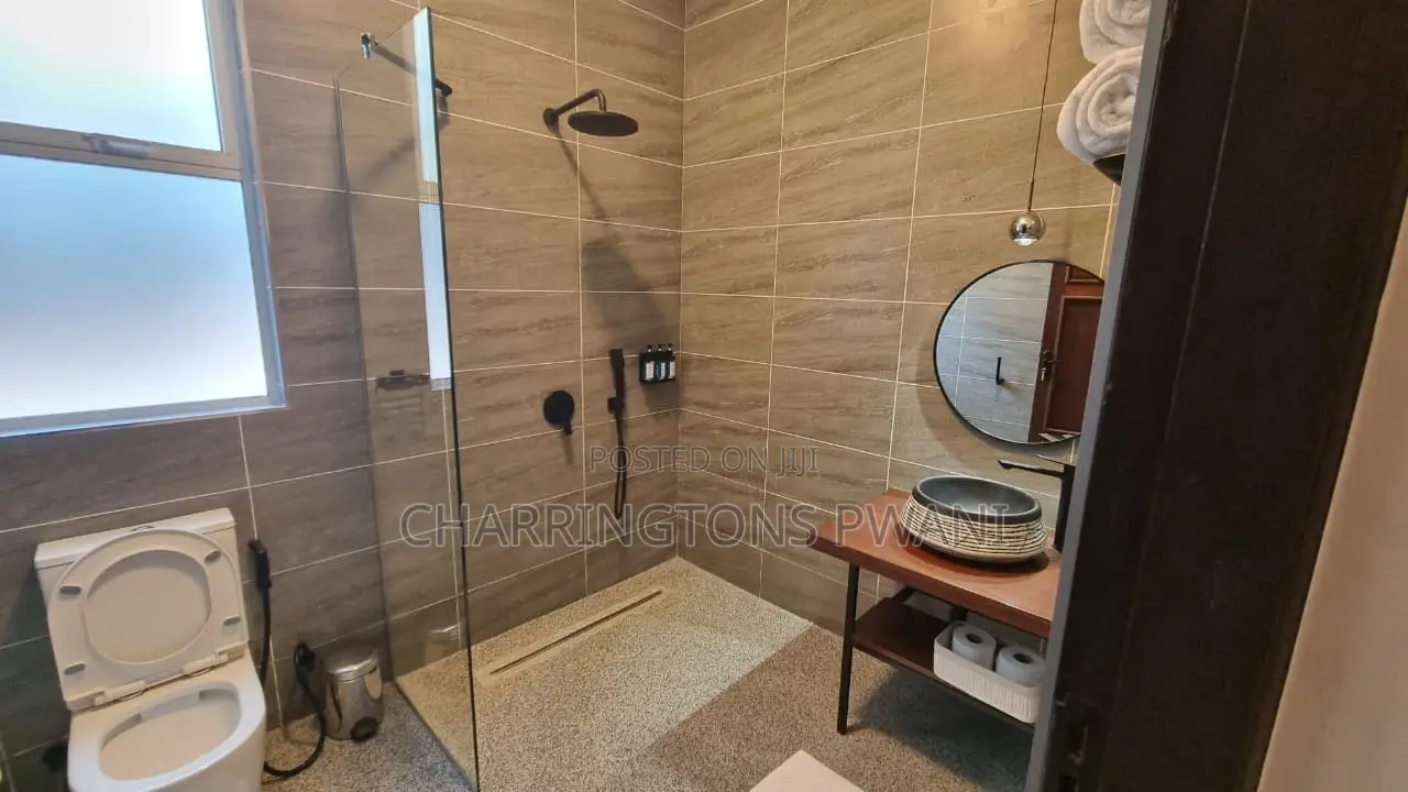 2 Pax Independent Studio Suite, 5 Mins Drive to the Beach in Diani