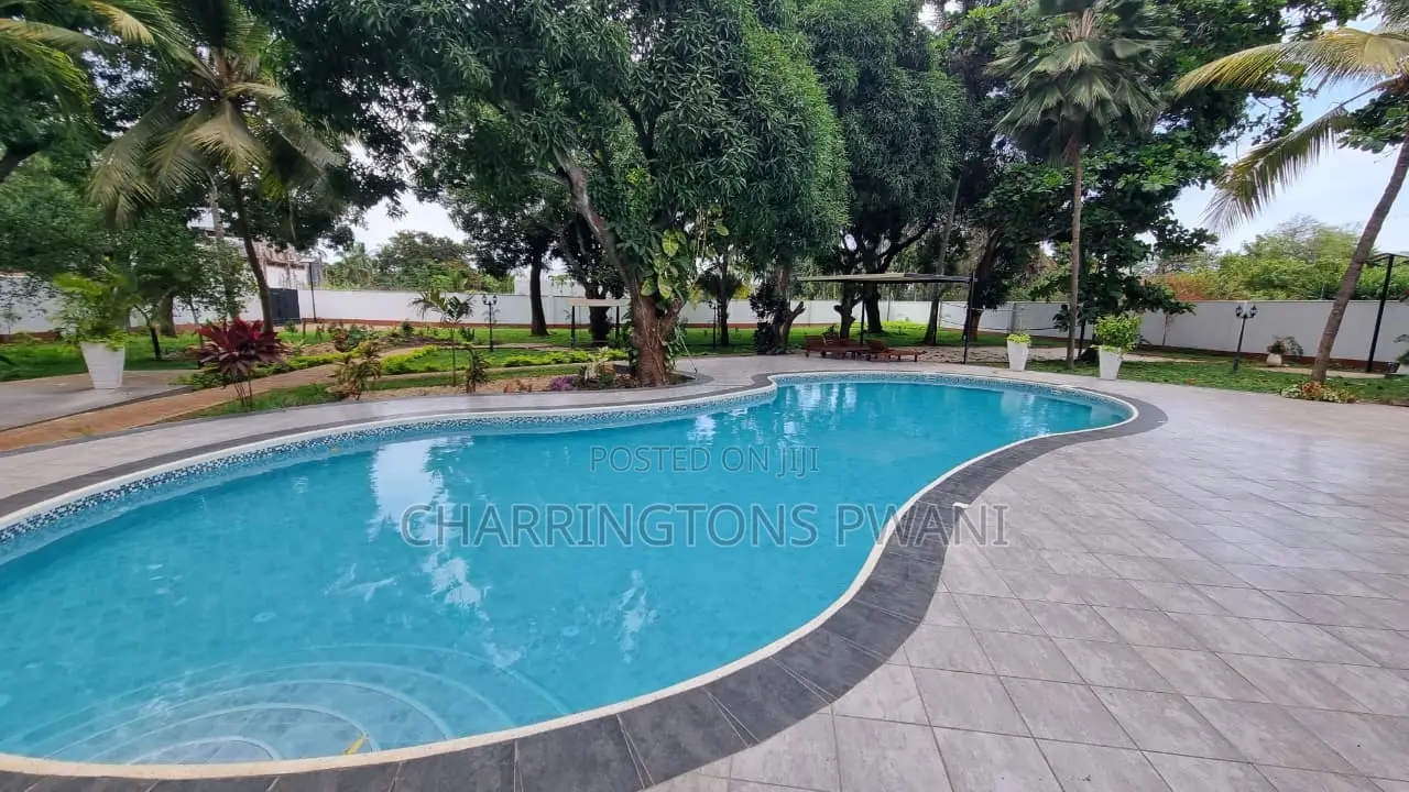 2 Pax Independent Studio Suite, 5 Mins Drive to the Beach in Diani