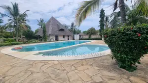 Makuti Studio With Pool Access, 2 Mins Drive to the Beach in Diani