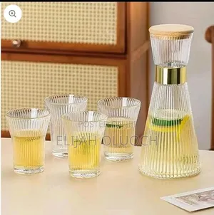 Lass Carafe With Glasses*

*