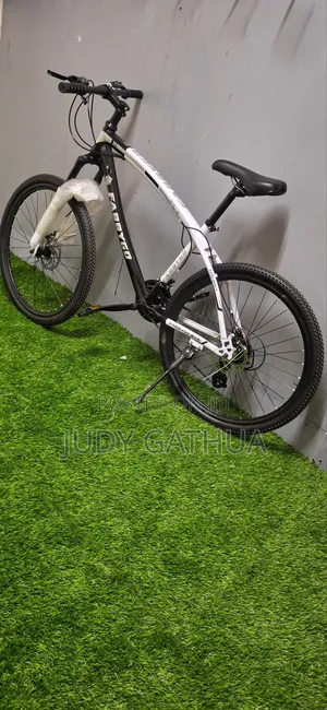 White And Black  Bike Size 26