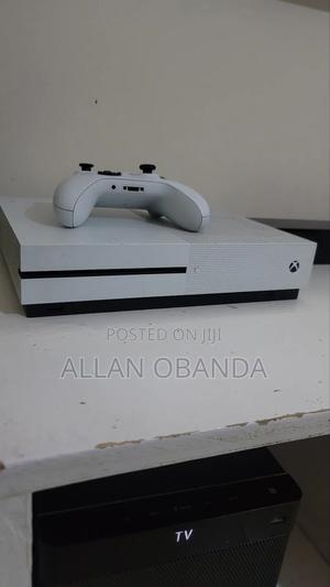 Xbox One S 1tb Console With Series S/X Controller - thumbnail 2