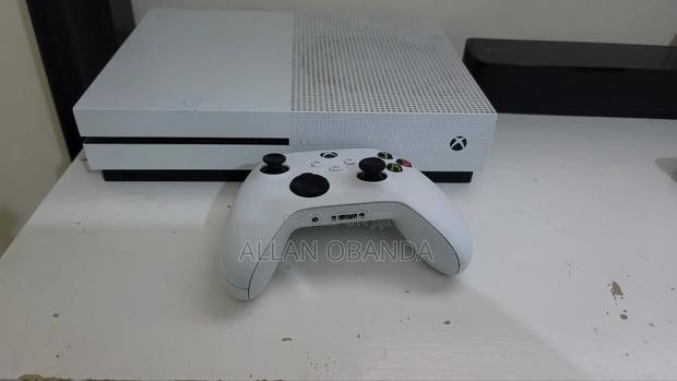 Xbox One S 1tb Console With Series S/X Controller - thumbnail 4