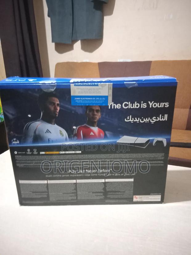 Sony Ps5 Console - thumbnail 4