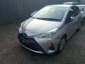 Toyota Vitz 1.0 FWD 5dr 2019 Silver