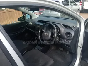 Toyota Vitz 1.0 FWD 5dr 2019 Silver