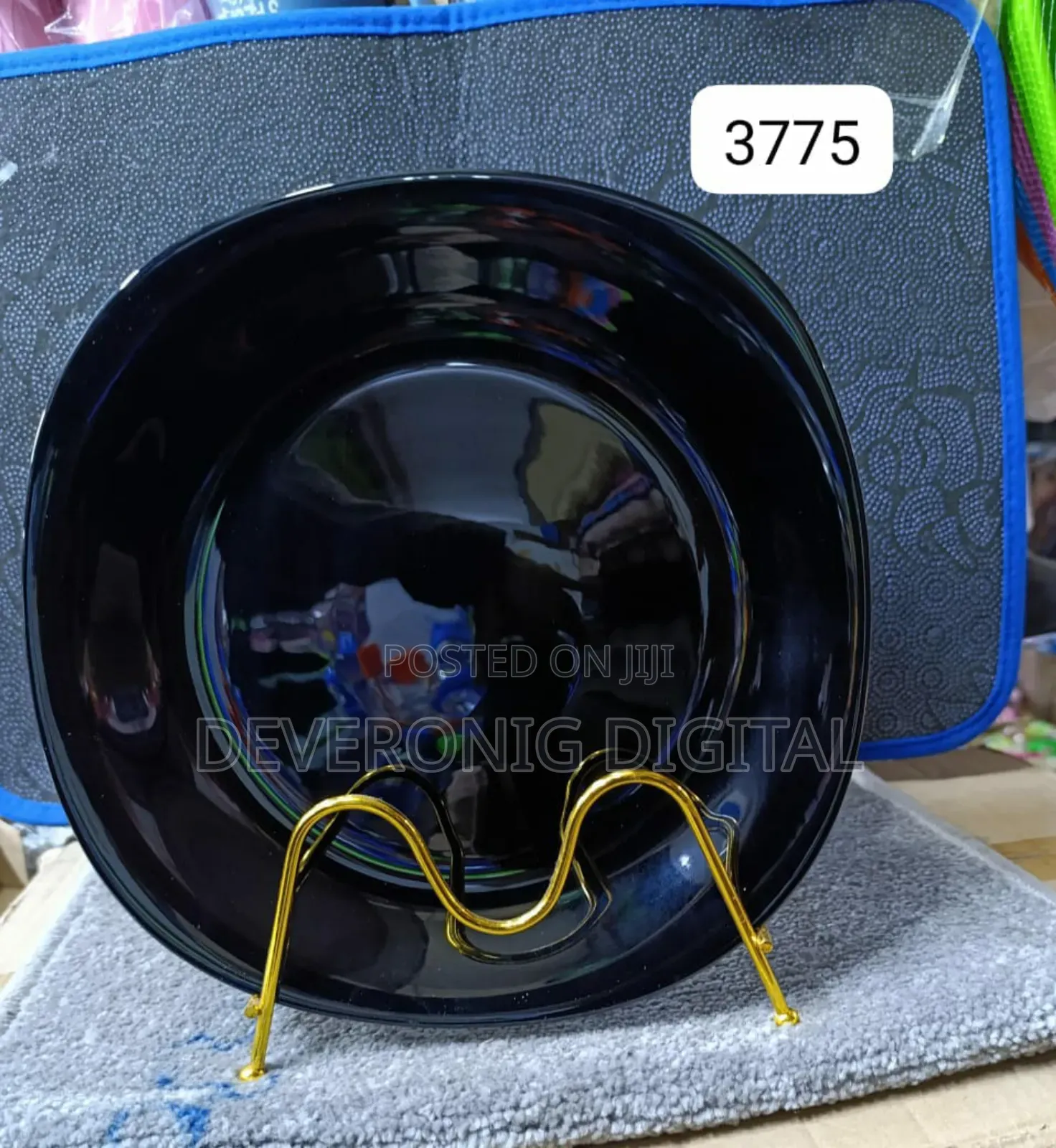 6pcs Black Corner Plates