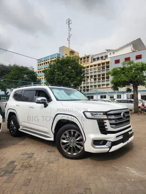 Toyota Land Cruiser 2023 White