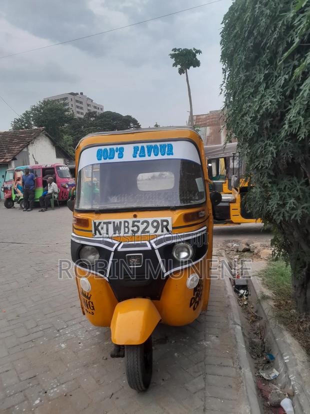 Bajaj RE 2021 Yellow - thumbnail 2