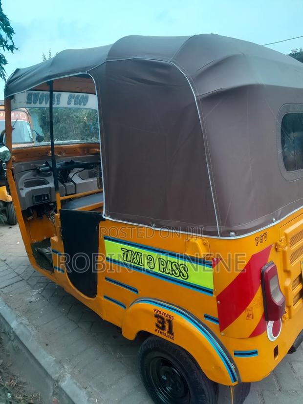 Bajaj RE 2021 Yellow - thumbnail 12
