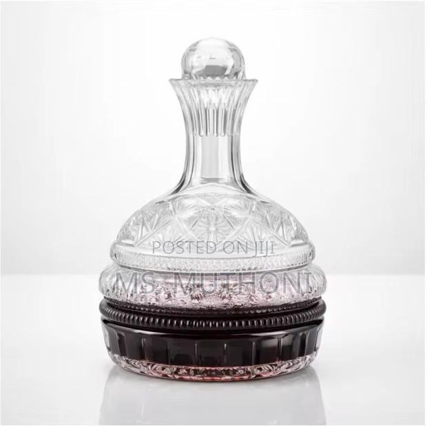 700 Ml Wine Aeration With 360° Rotation Decanter - thumbnail 4