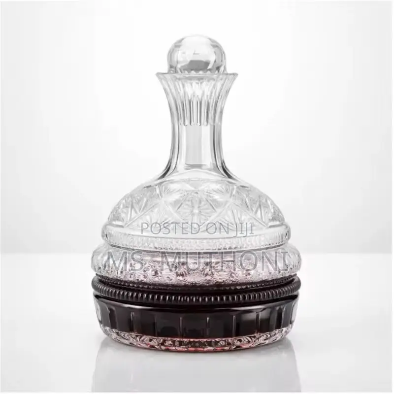 700 Ml Wine Aeration With 360° Rotation Decanter