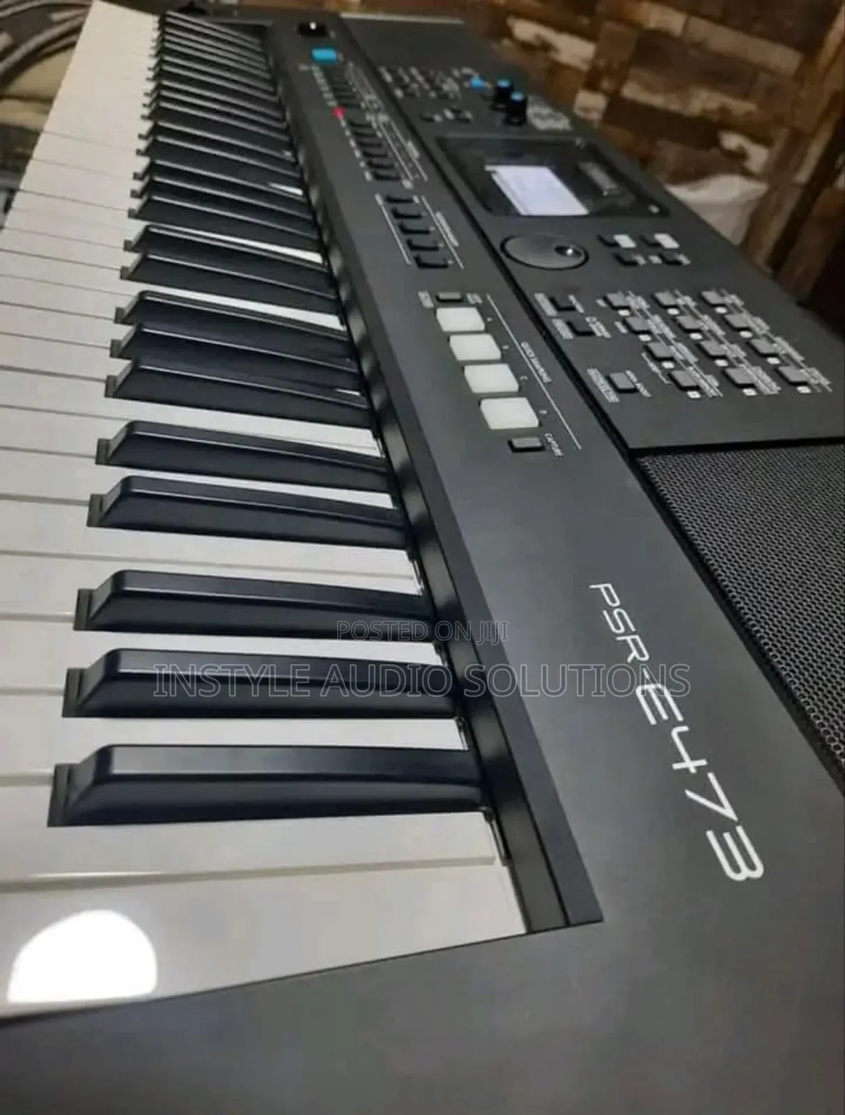 Yamaha PSR E 473 Original Keyboard Plus Metallic Stand Adjustable
