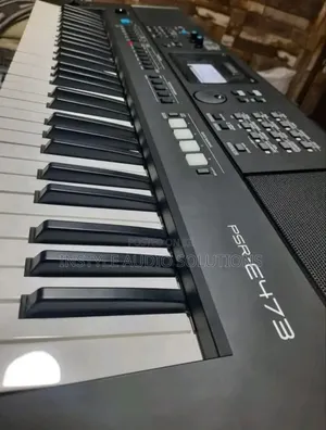 Yamaha PSR E 473 Original Keyboard Plus Metallic Stand Adjustable