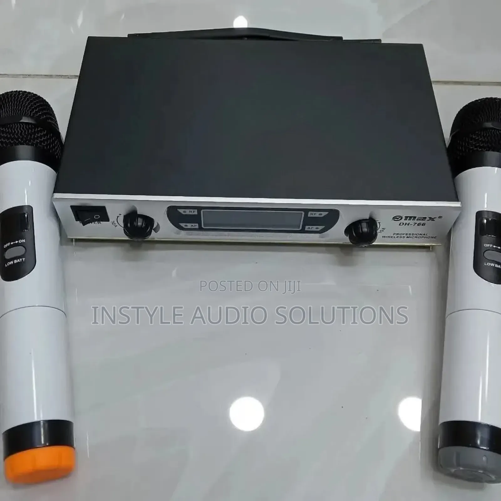 Max 768 Wireless Microphone Digital 100m Frequency Pay on Delivery