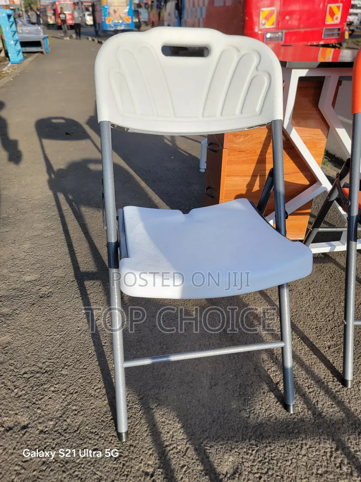 Plastic Dining Chairs :, Foldable