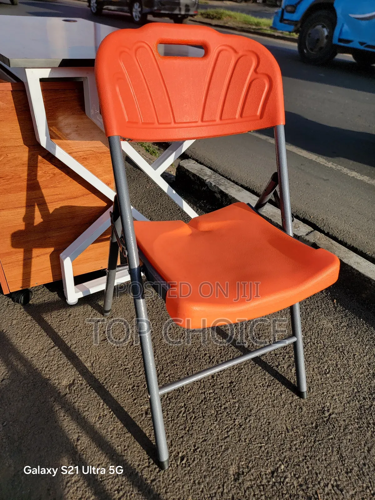 Plastic Dining Chairs :, Foldable