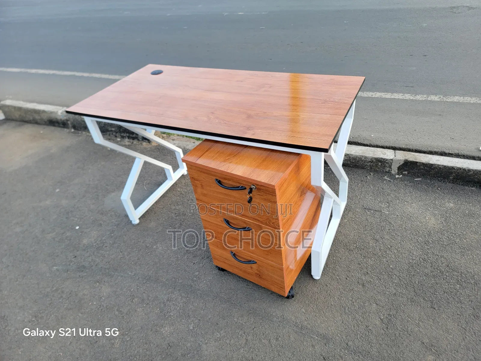 Office Tables and Mobile Drawers