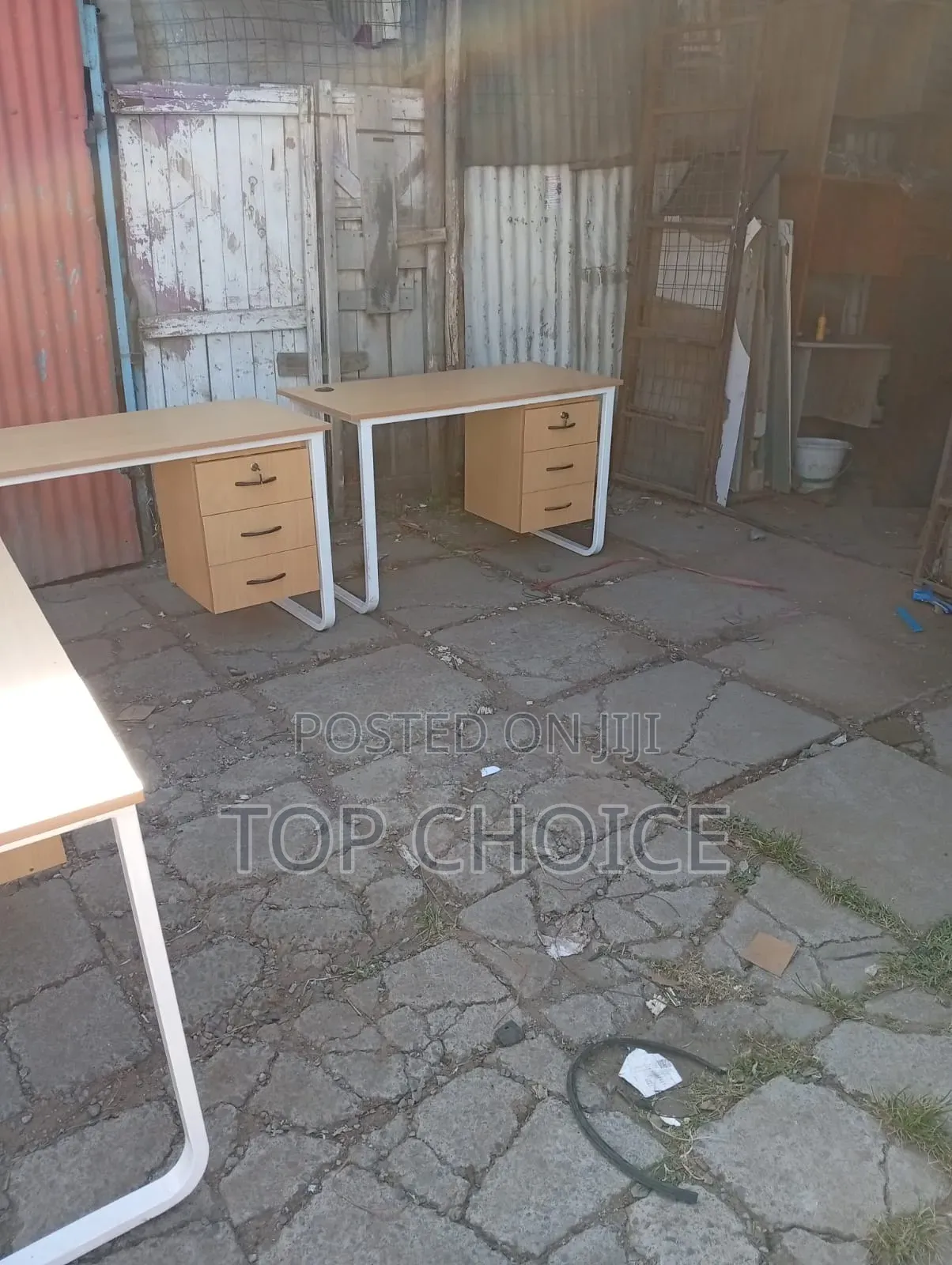 Office Tables With Metal Stand.