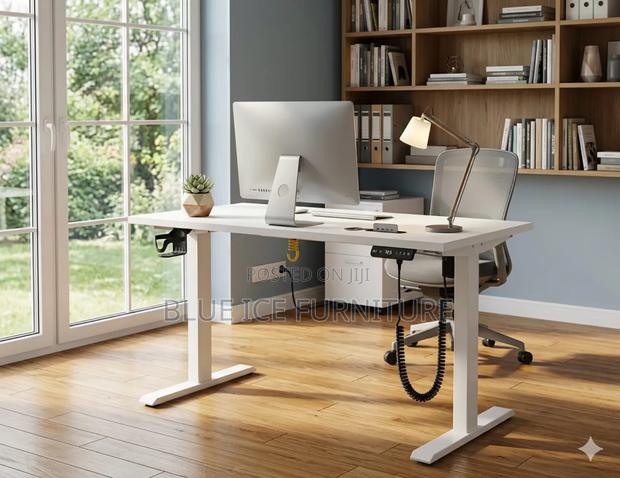 1.2m Electric Adjustable Table - main view