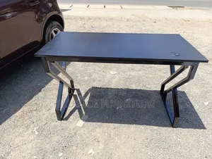 Simple Office Table