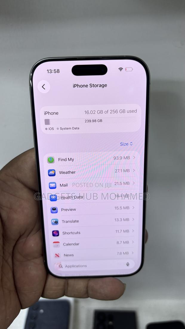 Apple iPhone 16 Pro 256 GB Gray - thumbnail 3