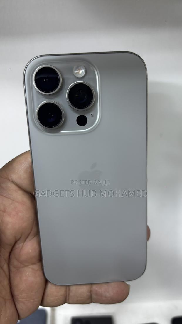 Apple iPhone 16 Pro 256 GB Gray - main view