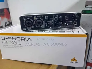 Behringer U-Phoria Umc202hd Usb Audio Interface.