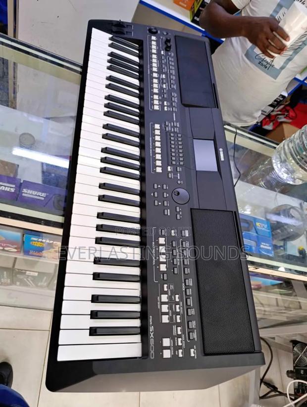 Yamaha PSR-Sx600 Keyboard. - main view