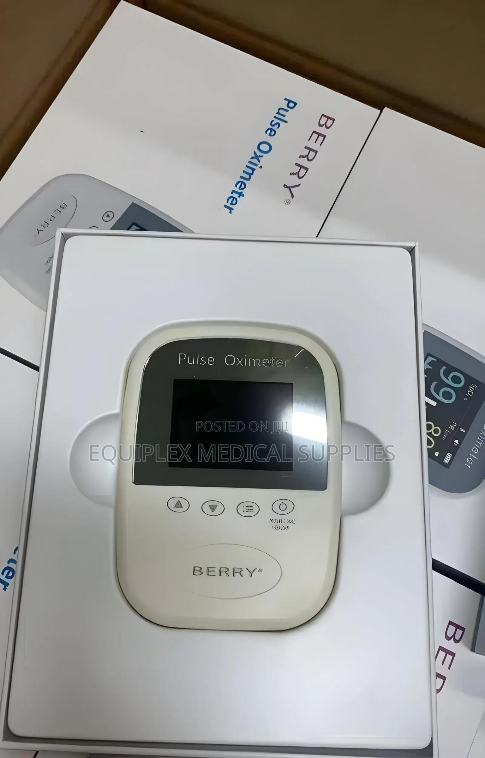 Berry Pulse Oximeter (With 3 Probes Neonatal, Pediatric and Adult)