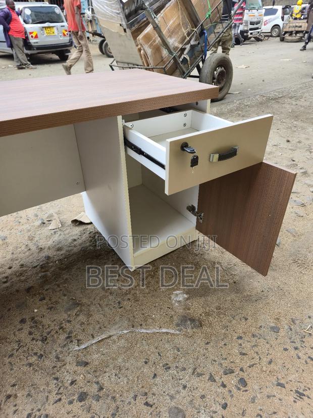 Executive Desk - thumbnail 4