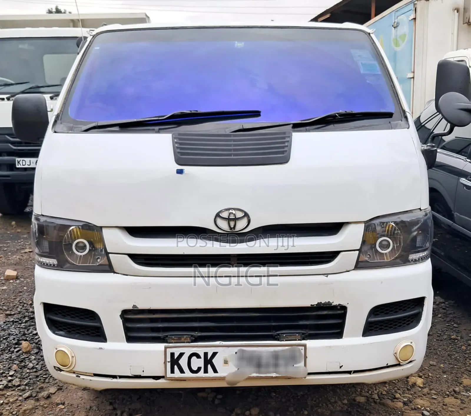 Toyota HiAce 2010 White