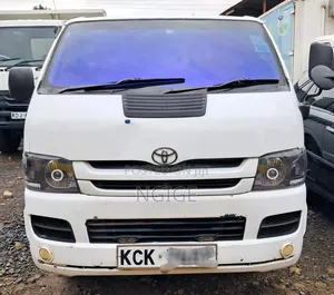Toyota HiAce 2010 White