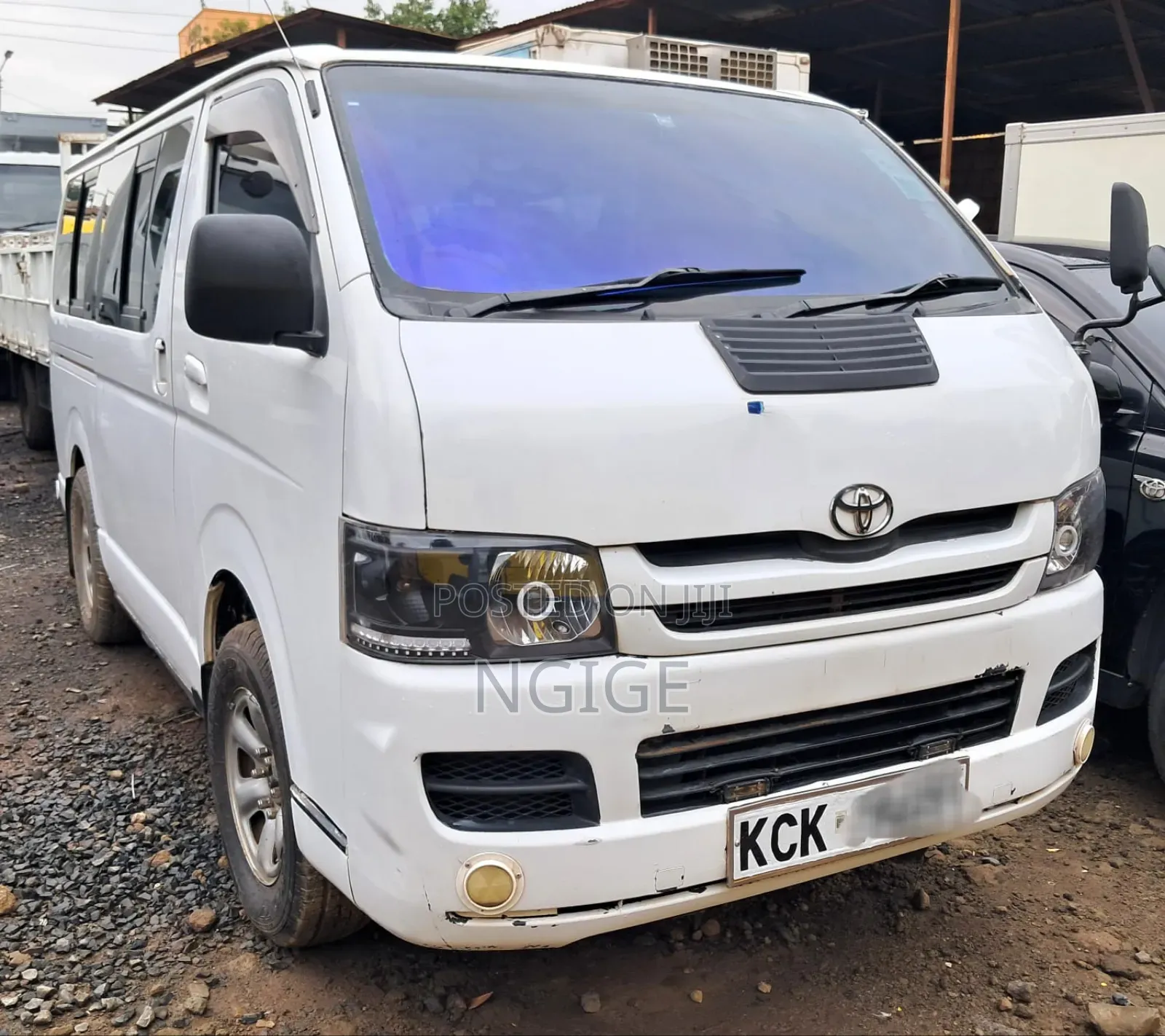 Toyota HiAce 2010 White