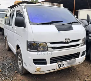 Toyota HiAce 2010 White