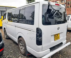 Toyota HiAce 2010 White