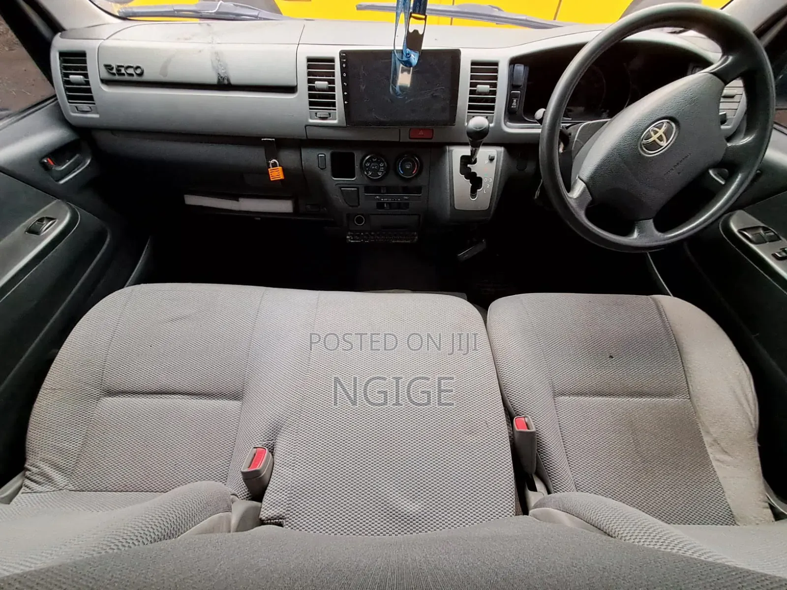 Toyota HiAce 2010 White