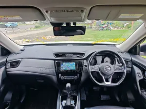 Nissan X-Trail 2.0 Petrol AWD 2019 White