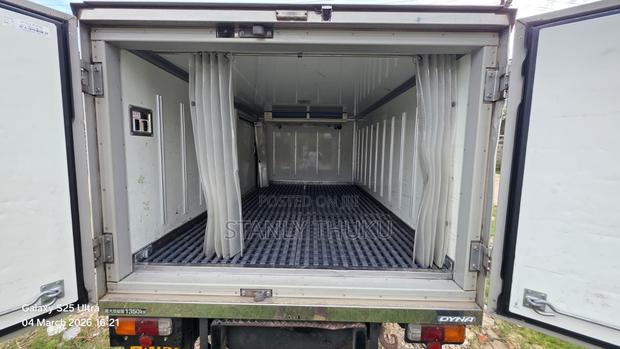 Toyota 2018 White - thumbnail 5