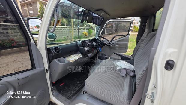 Toyota 2018 White - thumbnail 9