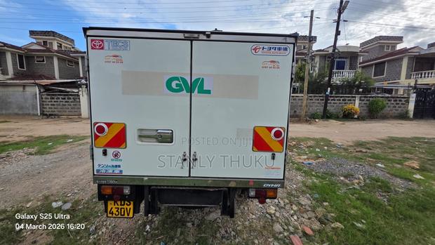 Toyota 2018 White - thumbnail 15