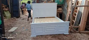 Board Bed White in Colour
