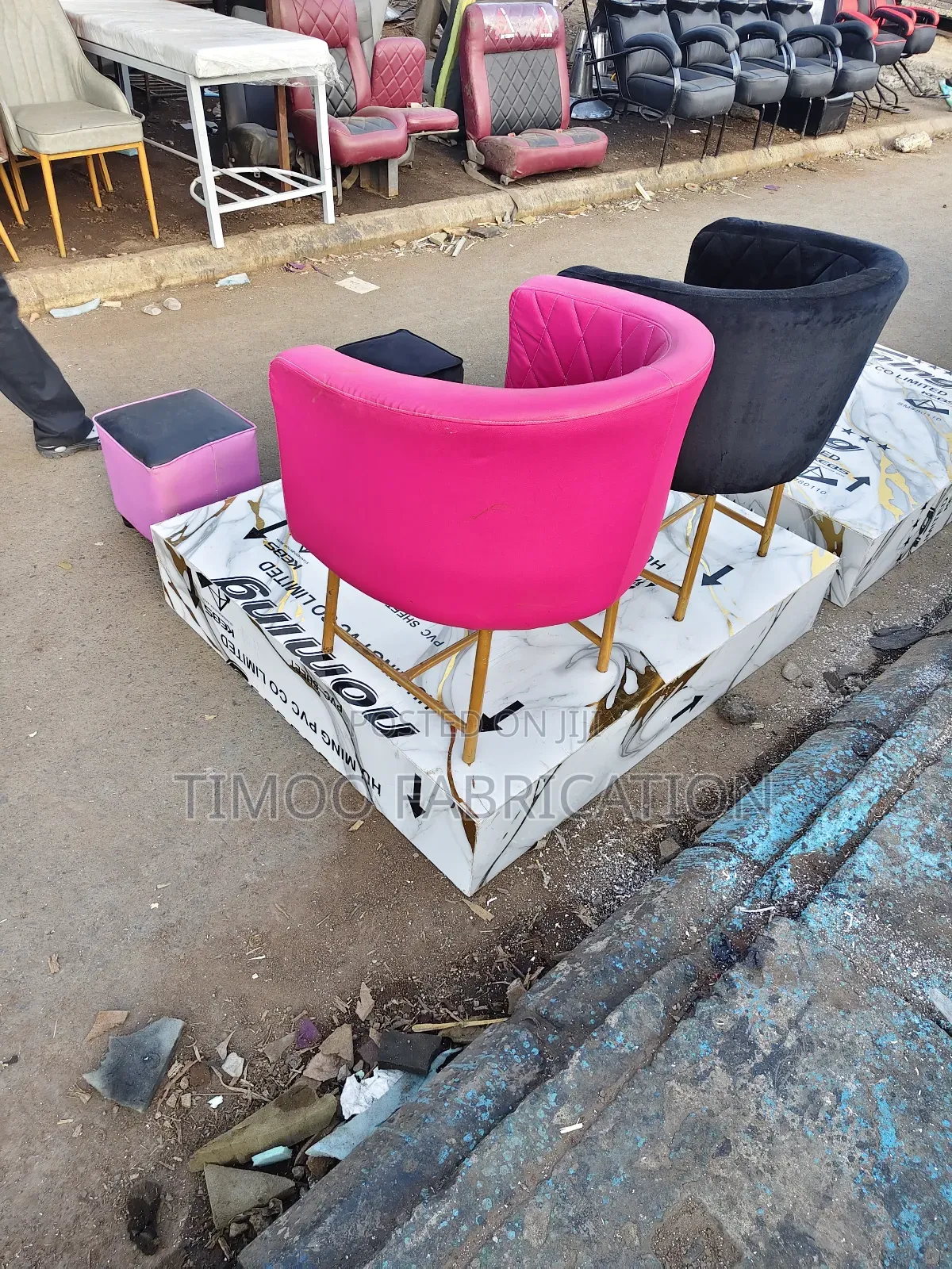 Salon Set of Styling Seats,Puff and Mable Sheet Platform