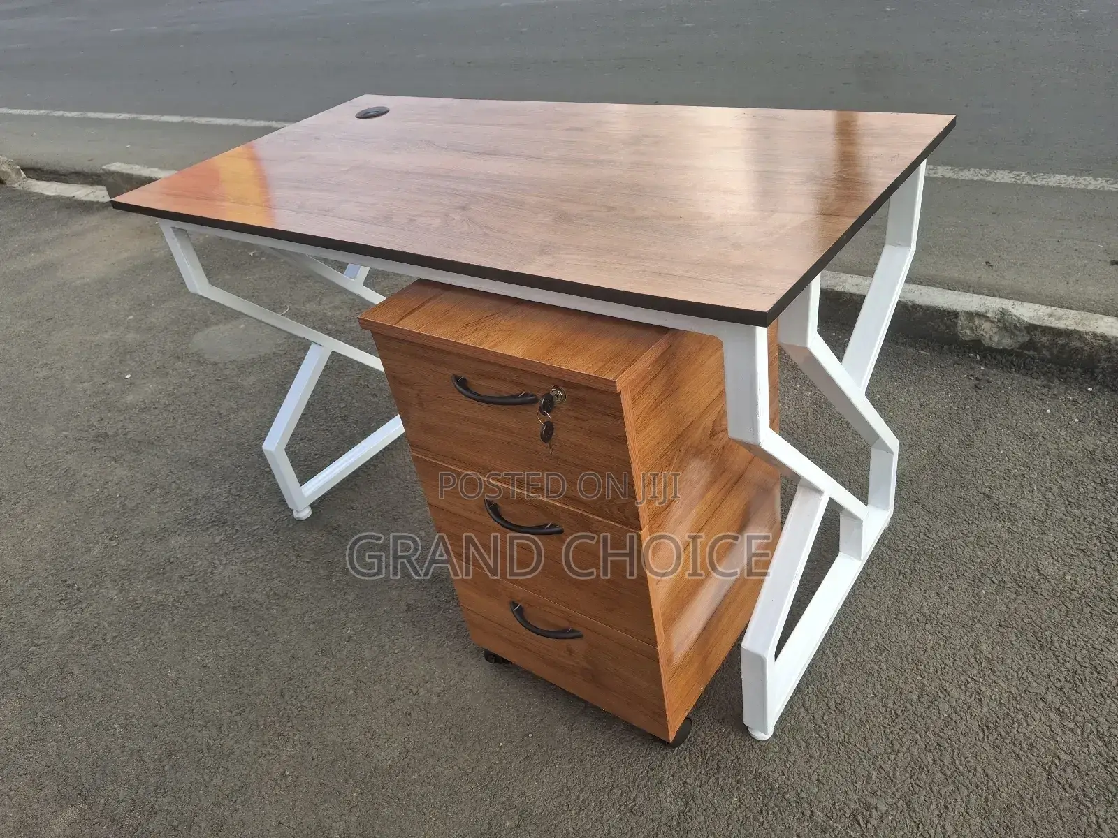 Office Desk With Side Paddestal Drawers