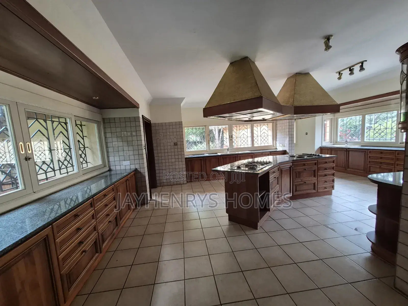 4bdrm House in Old Muthaiga for sale